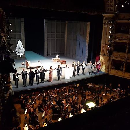 Апартаменты Still Und Stilvoll Im Stadtzentrum Триест Экстерьер фото